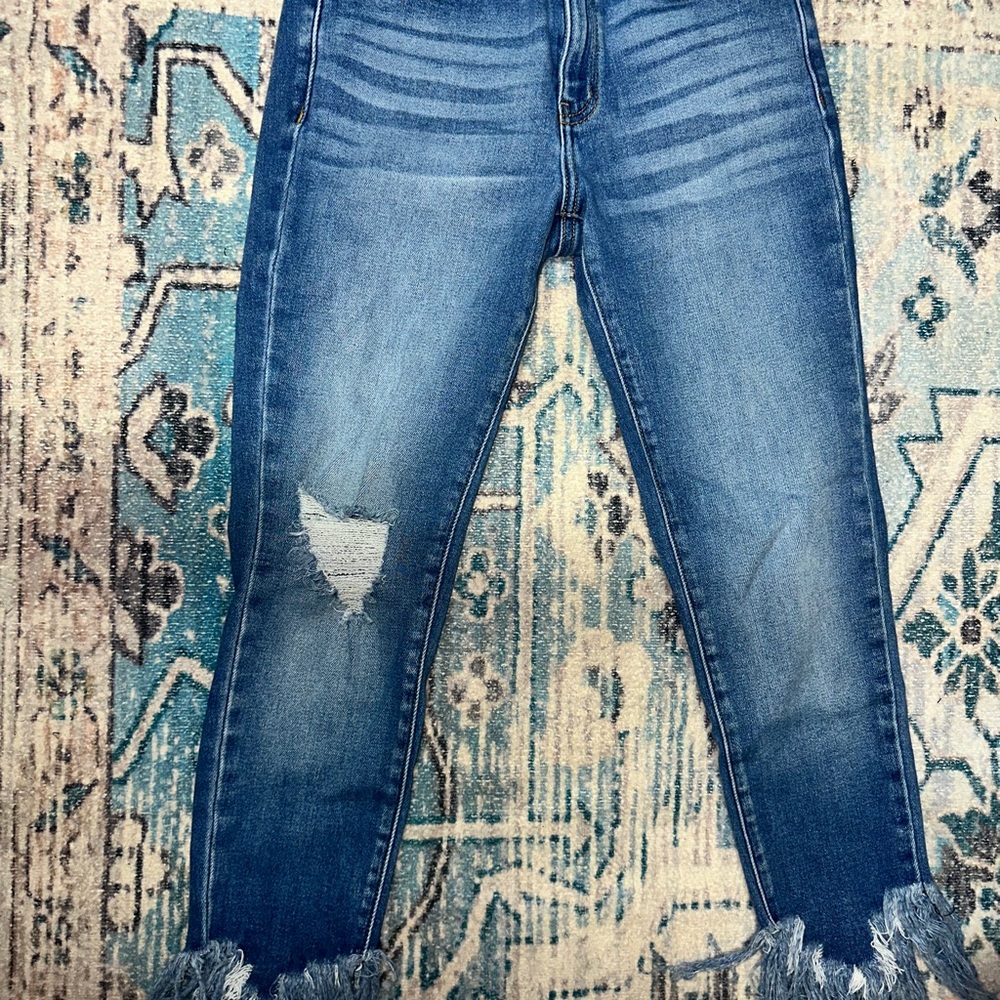 KanCan Cropped Jeans